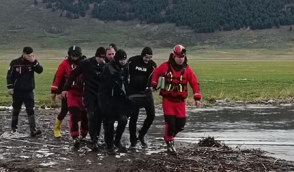 Hayvanlarını kurtarmak için canından oldu