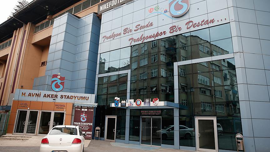 Hüseyin Avni Aker Stadı'na veda