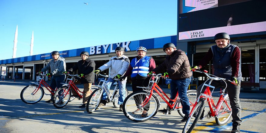 Apartman görevlilerine bisiklet eğitimi