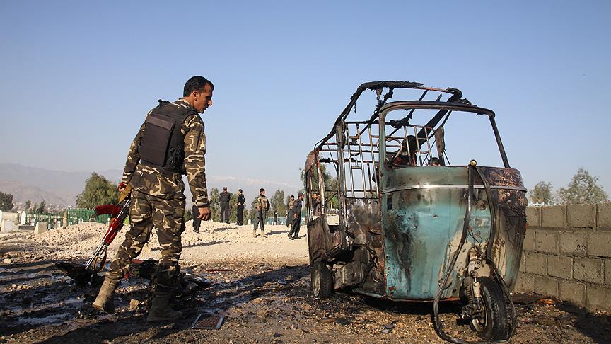 Afganistan'da intihar saldırısı: 15 ölü