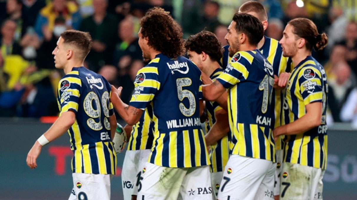 Heyecanla bekleniyordu: Fenerbahçe'nin kadrosu belli oldu