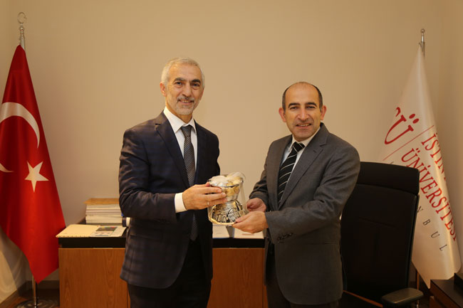 ‘Gençlerin Yanındayız’