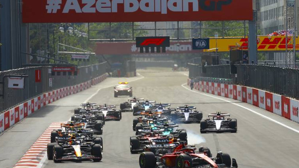 Formula 1 Azerbaycan Grand Prix'sinde kazanan Perez