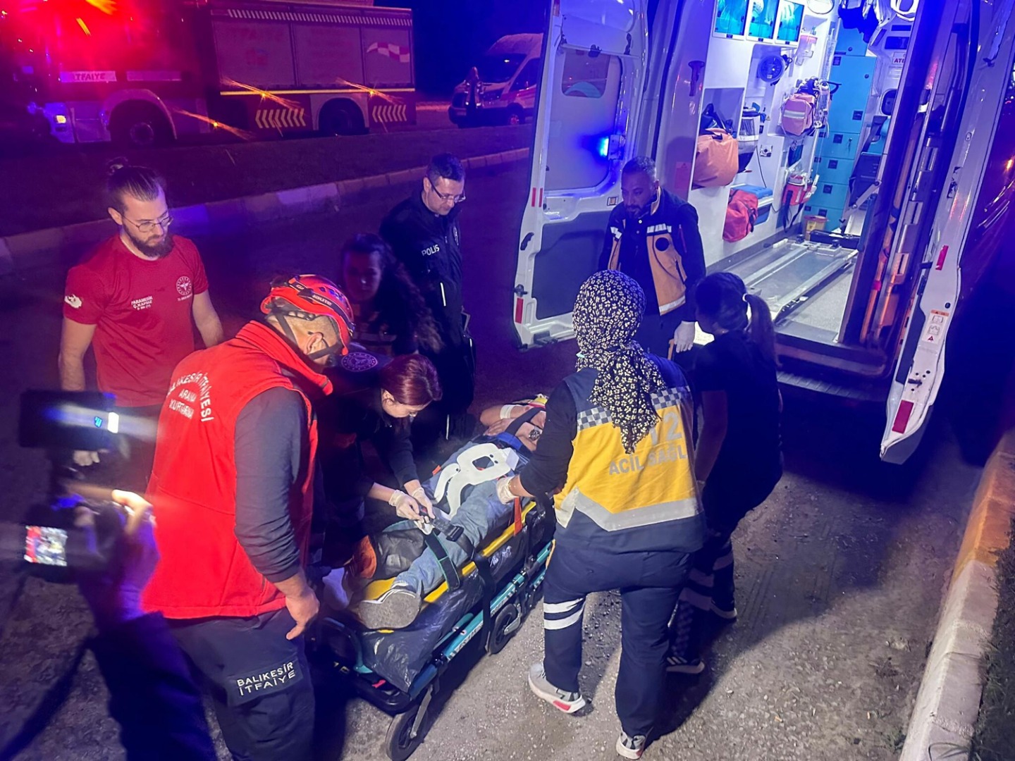 Edremit'te kaza: 1'i ağır 3 yaralı