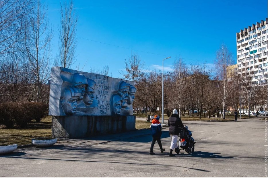 Sovyet anıtları bir bir kaldırılıyor