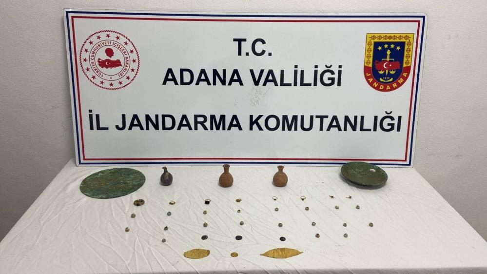 Durdurulan araçta 38 tarihi eser ele geçirildi