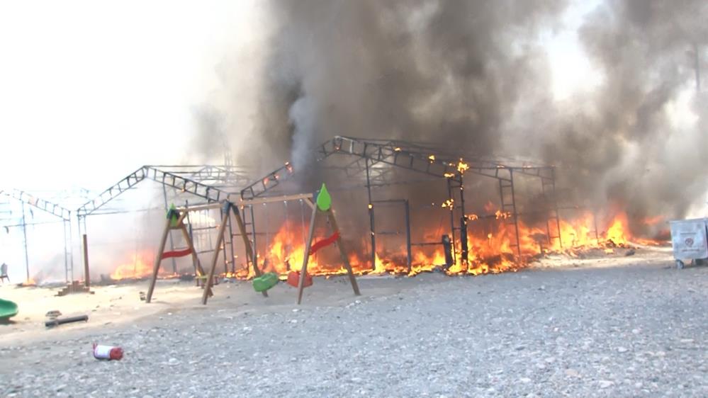 Çadır kentte yangın: cayır cayır yandı