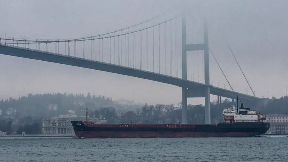 İstanbul Boğazı gemi trafiğine yeniden açıldı