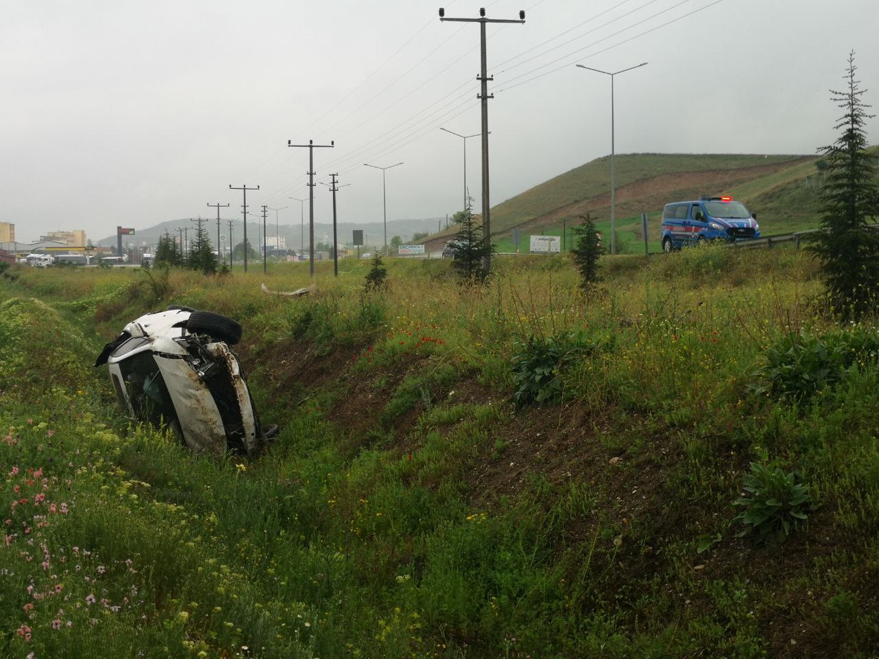 Çorum'da kaza:1 ölü 4 yaralı
