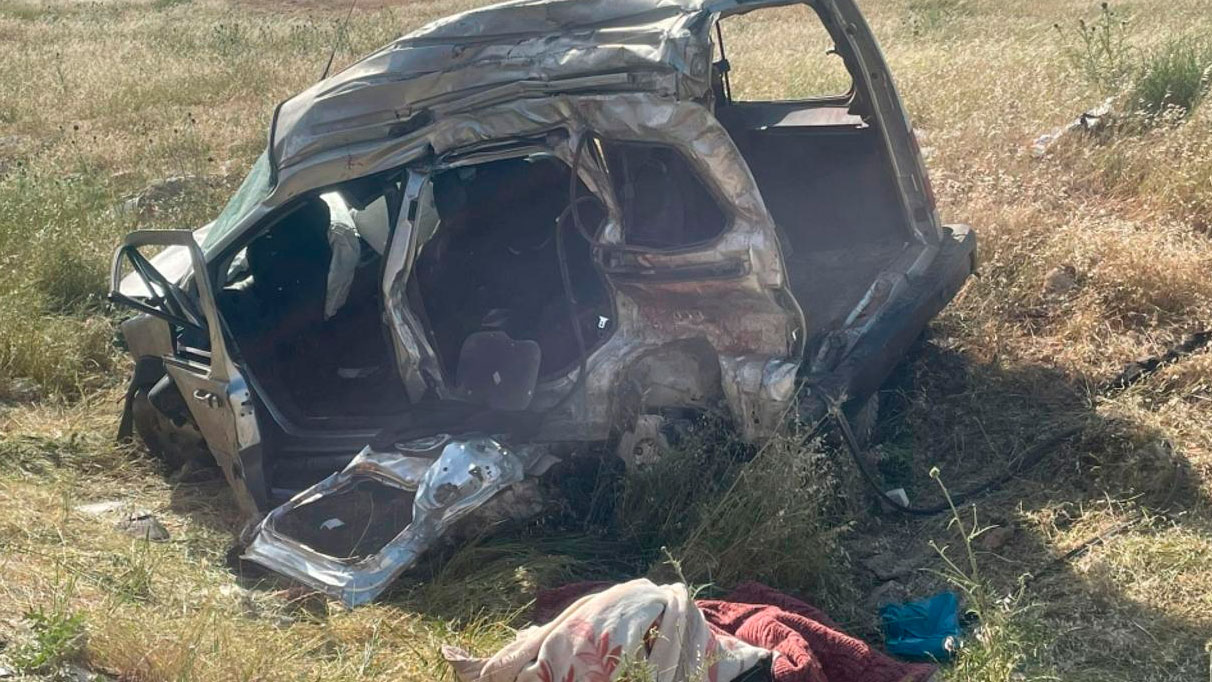 Şanlıurfa'da tır ve kamyonet çarpıştı: 6 ölü