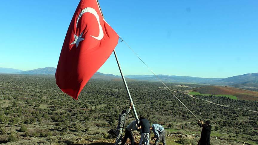 Bayrak için vatandaşlar seferber oldu