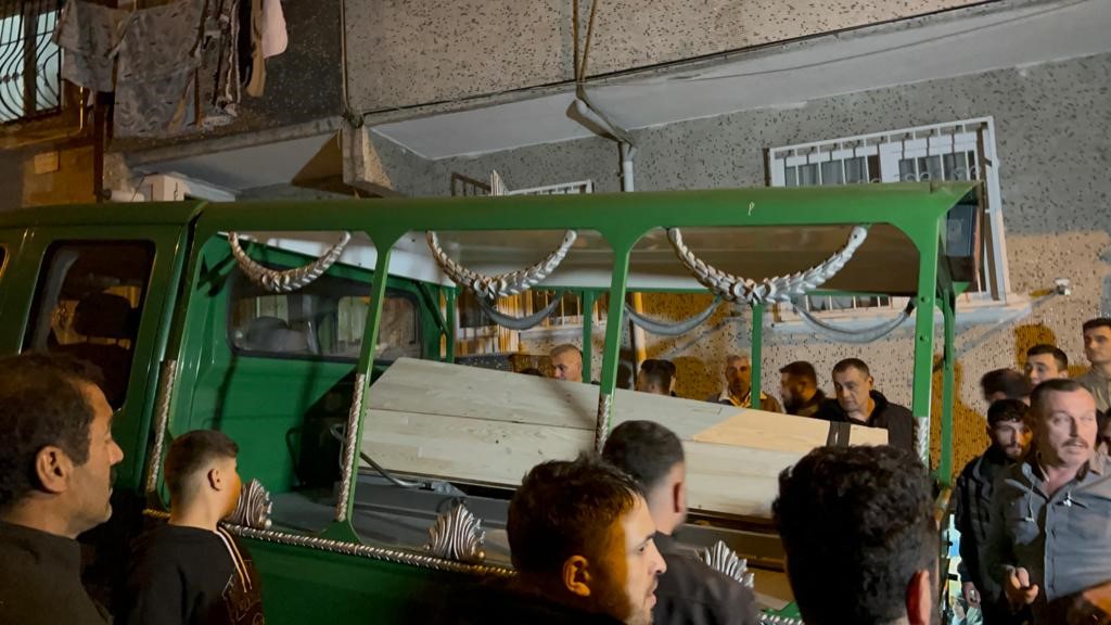 Zeytinburnu’nda 34 yaşındaki şahıs evinde ölü bulundu