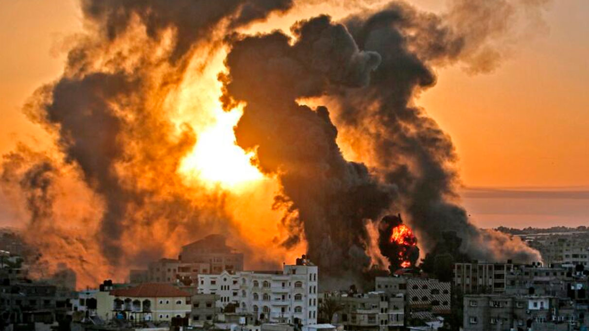 İsrail Gazze Şeridi'ni vurdu