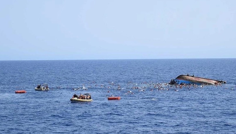 Tekne alabora oldu: 15 çocuk boğuldu