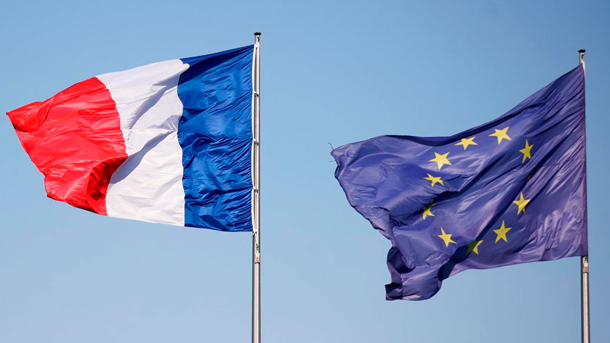 Fransa AB bayrağı asma zorunluluğu tasarısını Ulusal Meclis'te onayladı