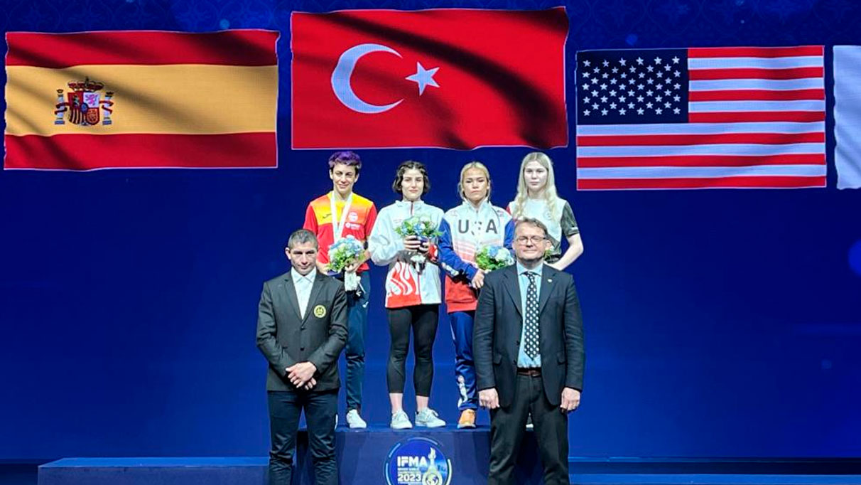 Dünya Muaythai Şampiyonası'nda Gülistan Turan Türkiye'yi gururlandırdı