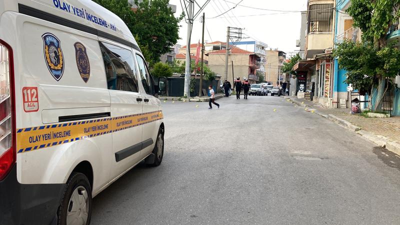 İzmir'de silahlı kavga: Bir çocuk hayatını kaybetti