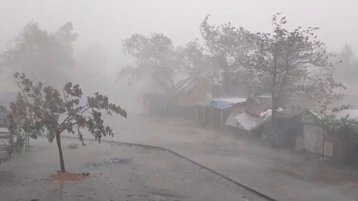 Mocha Kasırgası'nda bilanço ağırlaşıyor: 5 ölü 700'den fazla yaralı