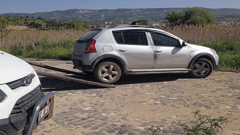 Otomobil içerisinde baygın halde bulundu