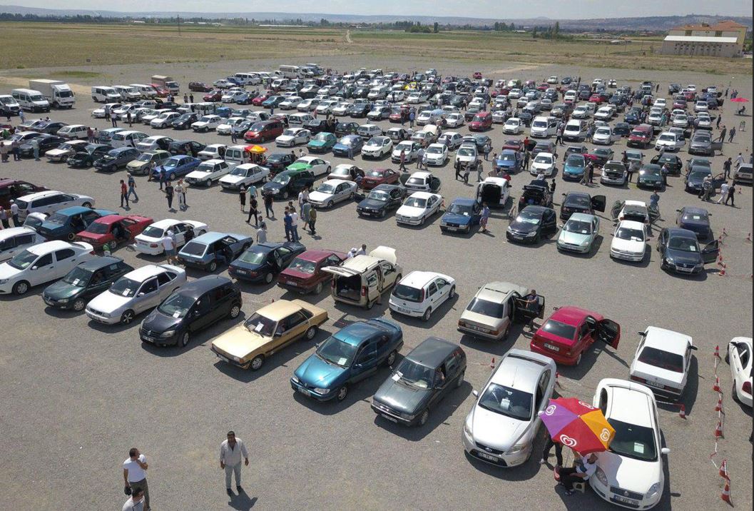 İkinci el otomobilde fiyatlar arttı satış azaldı