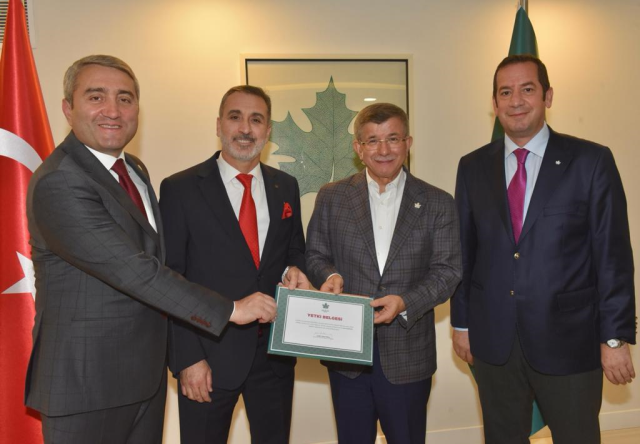 Gelecek Partisi Kurucu Başkan Yardımcısı, çok sert sözlerle partisinden istifa etti