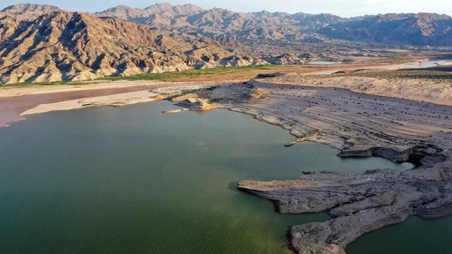 Dünyadaki büyük göllerin yüzde 53'ü küçüldü