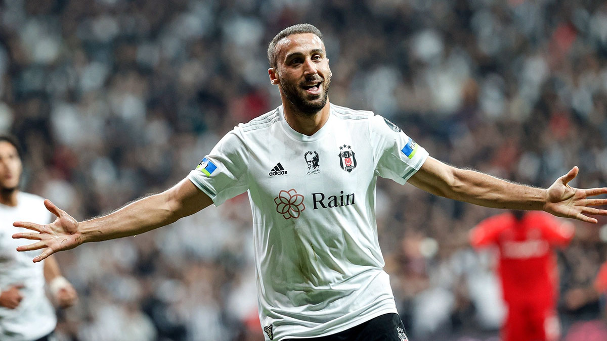 Cenk Tosun 3 yıl daha Beşiktaş'ta