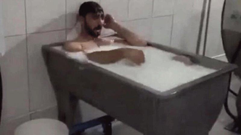 Süt banyosuyla gündeme gelen işçi 70 kişiye açtı