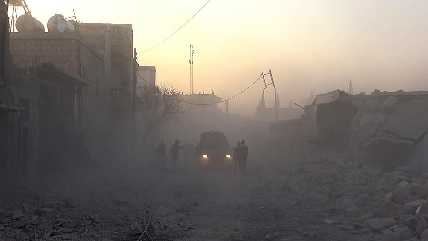 İdlib'de hastane ve okullara saldırı: 10 sivil ölü