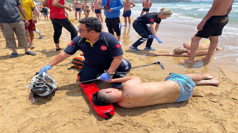 Uyarıları dinlemeyen tatilciler ölümden döndü