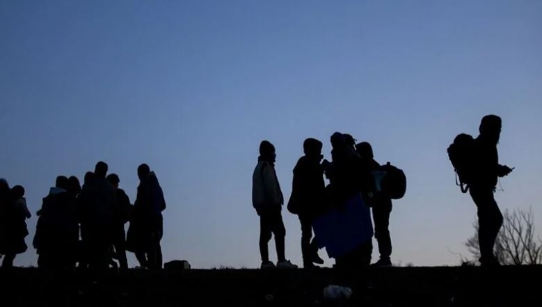 Sivas'ta tır dorsesinde 134 düzensiz göçmen yakalandı