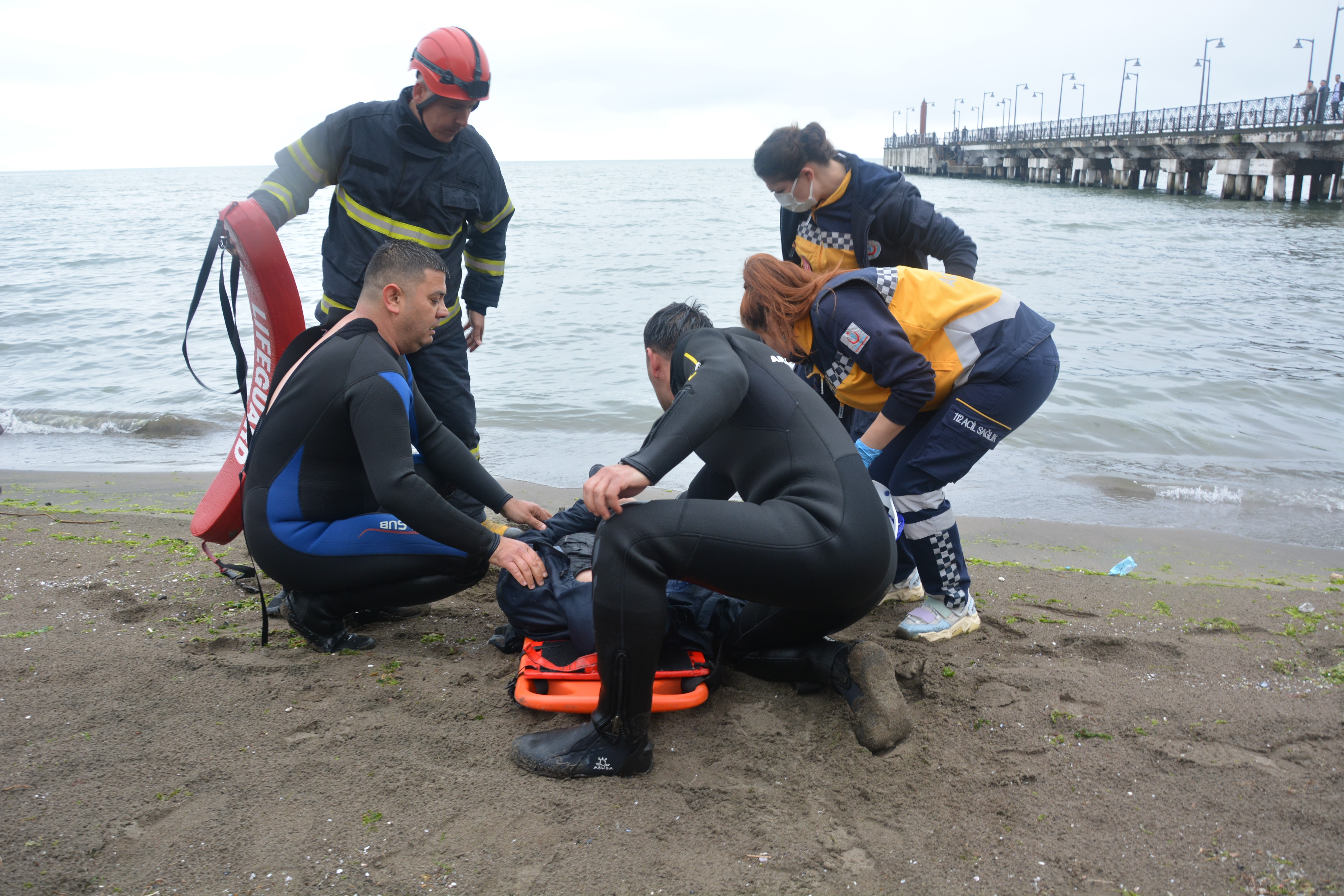 Ordu'da bir genç denize atladı