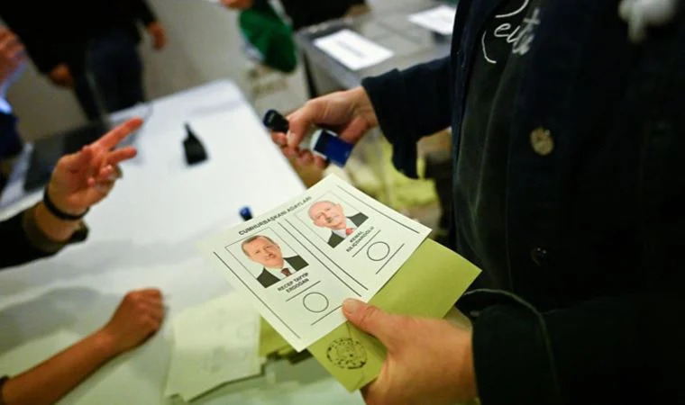 Yurtdışı oyları artık rekor tazeliyor: Vatanını seven sandığa koşuyor