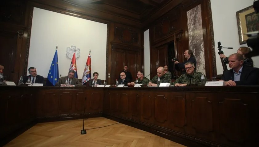 Sırbistan'da orduya teyakkuz emri