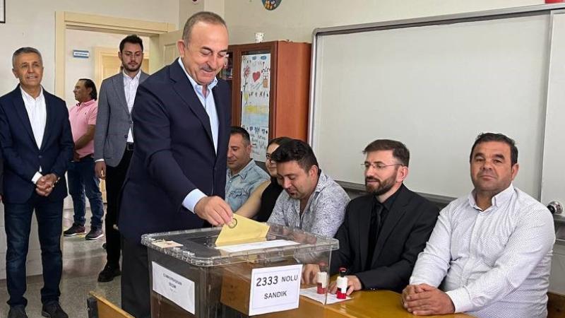 Mevlüt Çavuşoğlu oyunu kullandı
