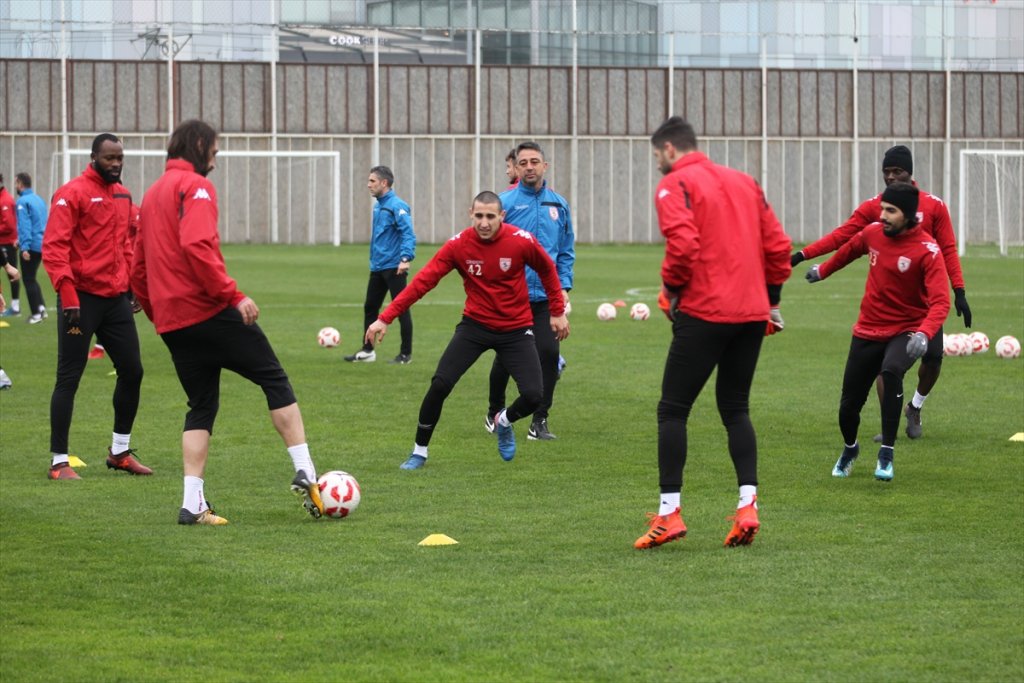 İpekoğlu yedek oyunculardan katkı bekliyor