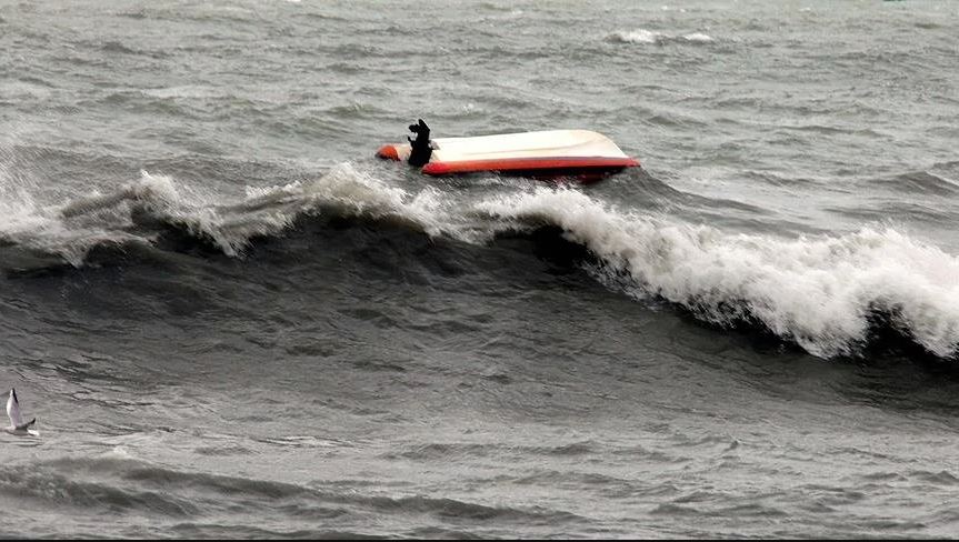 Tekne alabora oldu: 50 kişi kayıp