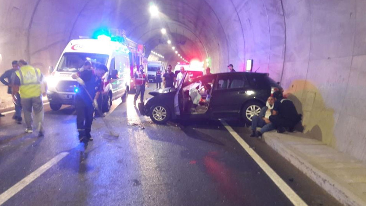 Tünelde feci kaza: 1 ölü 4 ağır yaralı