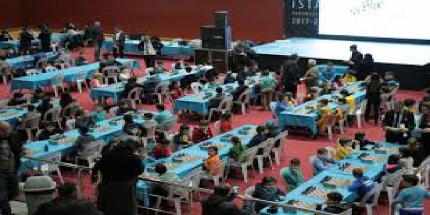 400 öğrenci kıyasıya yarıştı