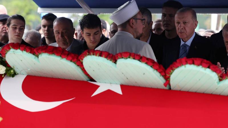 Mehmet Barlas son yolculuğuna uğurlandı: Cenazeye siyasiler akın etti