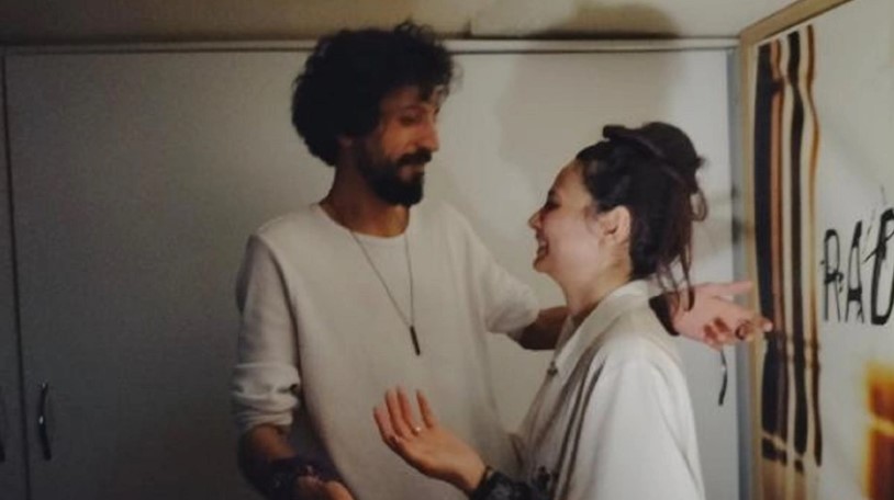 Radyo programında evlilik teklifi