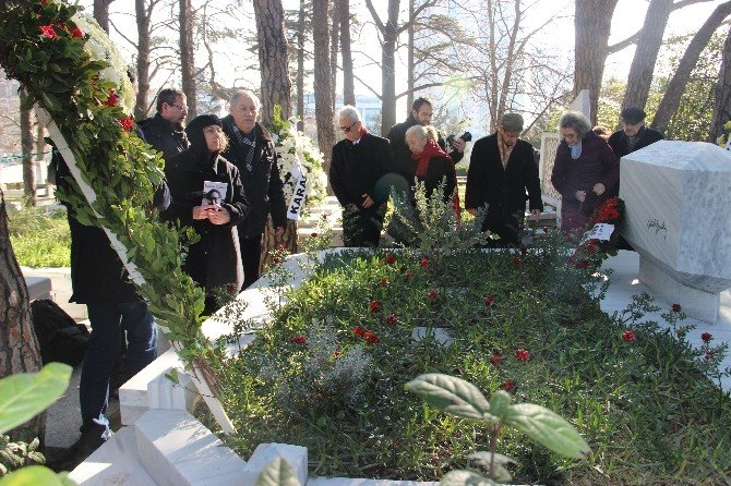 Abdi İpekçi mezarı başında anıldı