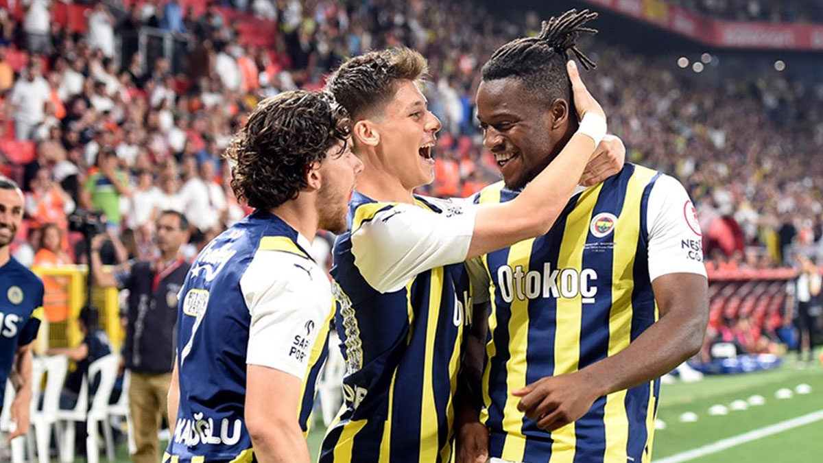 Gençlik ve Spor Bakanı'ndan Fenerbahçe'ye tekbrik