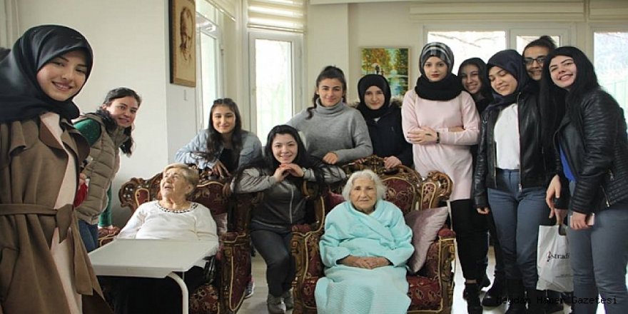 Gençlerden anlamlı ziyaret