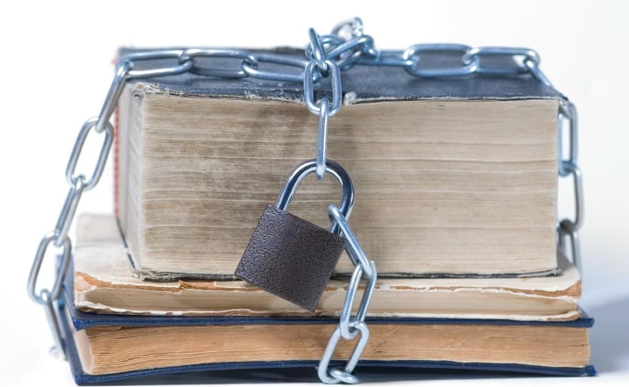 Kitap yasaklayan kütüphaneler kamu yardımı alamayacak