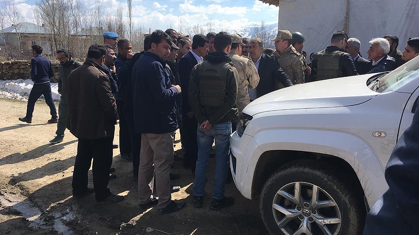 Hakkari'de sayaç yenileme çalışması sırasında gerginlik