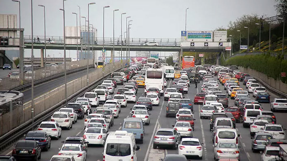 İstanbul'da bayram trafiği: Yoğunluk yüzde 69'a çıktı