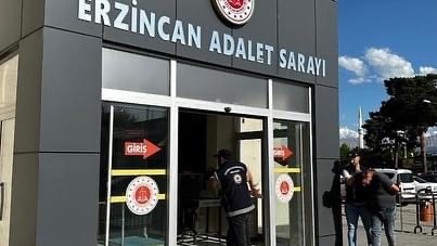 Erzincan’da göçmen kaçakçısı 2 kişi tutuklandı