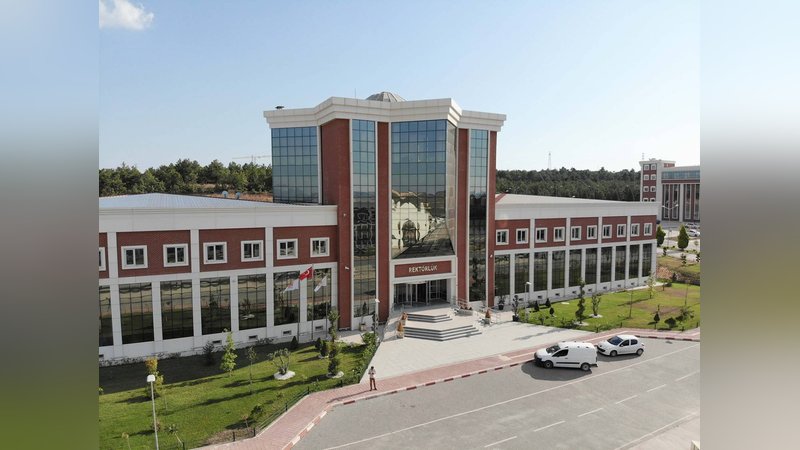 Bilecik Şeyh Edebali Üniversitesi öğretim üyesi alıyor