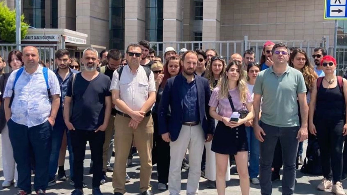 Gazetecilere hapis cezası: Hukuki değil siyasi